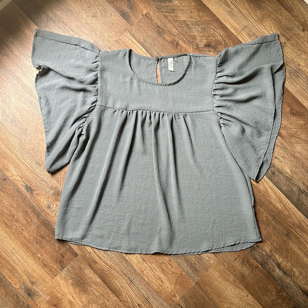 L Love Flutter Sleeve Top- L- Blue/Gray